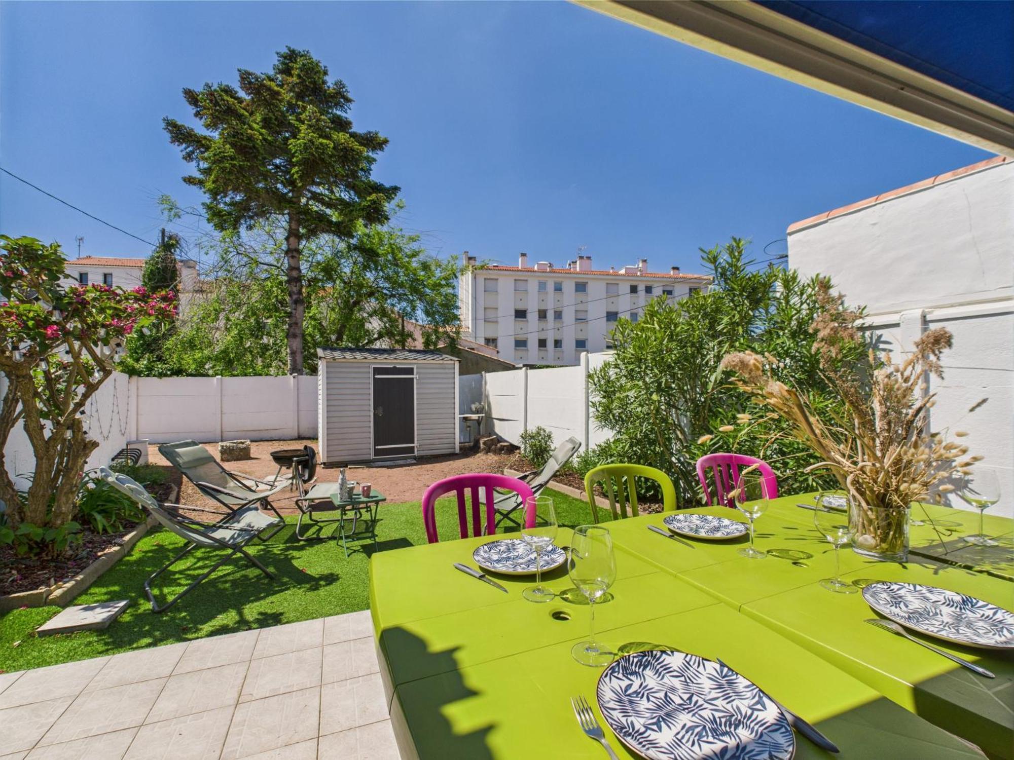 Entre Coeur De Ville Et Plage, Maison Pour 8 Saint-Gilles-Croix-de-Vie Exteriér fotografie